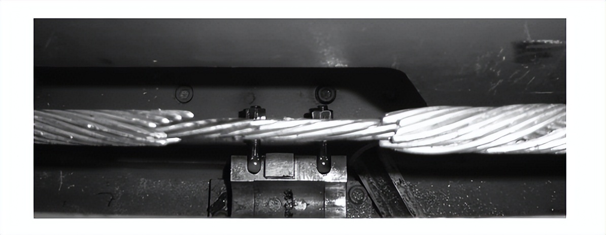 冻雨环境实验装置的覆冰安全性能试验(图3) 冻雨环境实验装置的覆冰安全性能试验(图3)