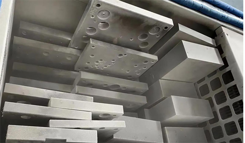 超低温回火炉对铝合金的深冷试验(图2) 超低温回火炉对铝合金的深冷试验(图2)